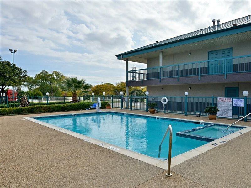 Americas Best Value Inn Fort Worth Bagian luar foto