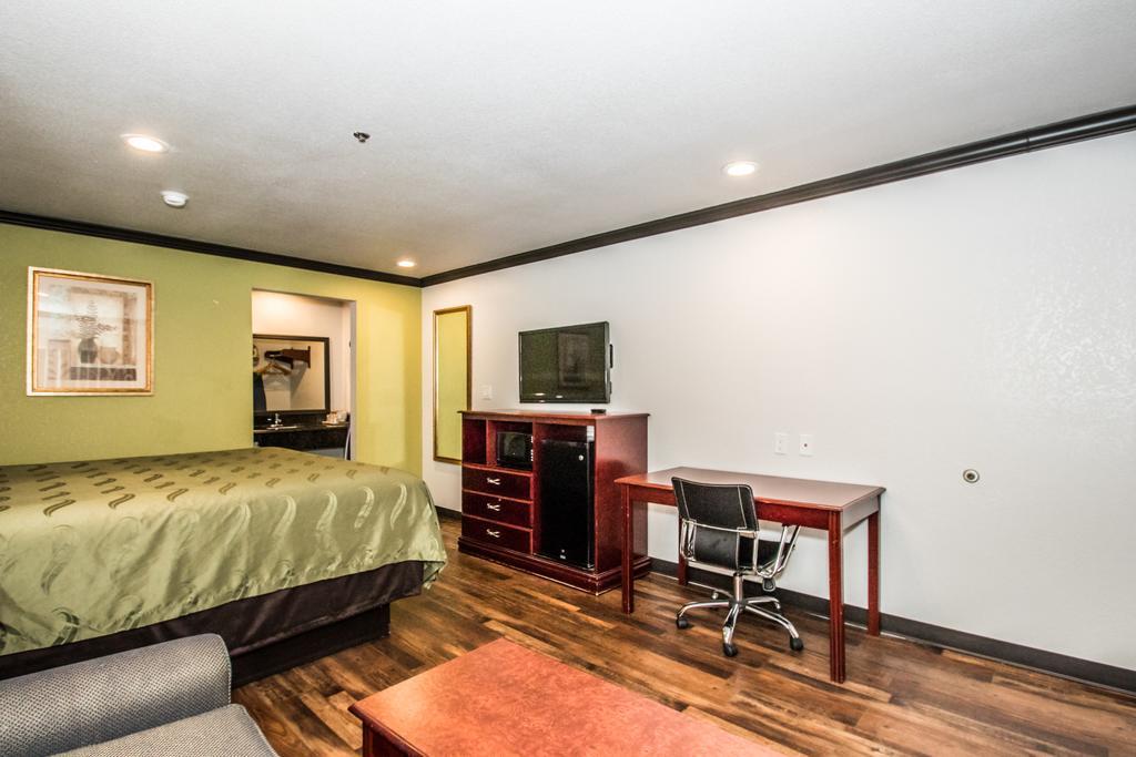 Americas Best Value Inn Fort Worth Bagian luar foto