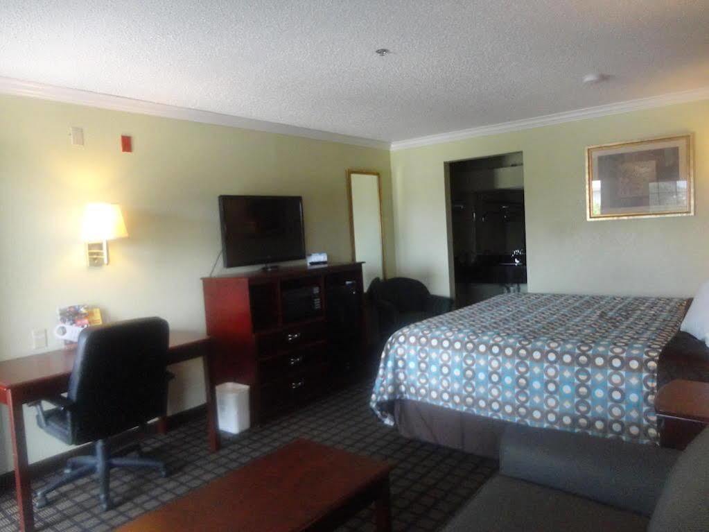 Americas Best Value Inn Fort Worth Bagian luar foto